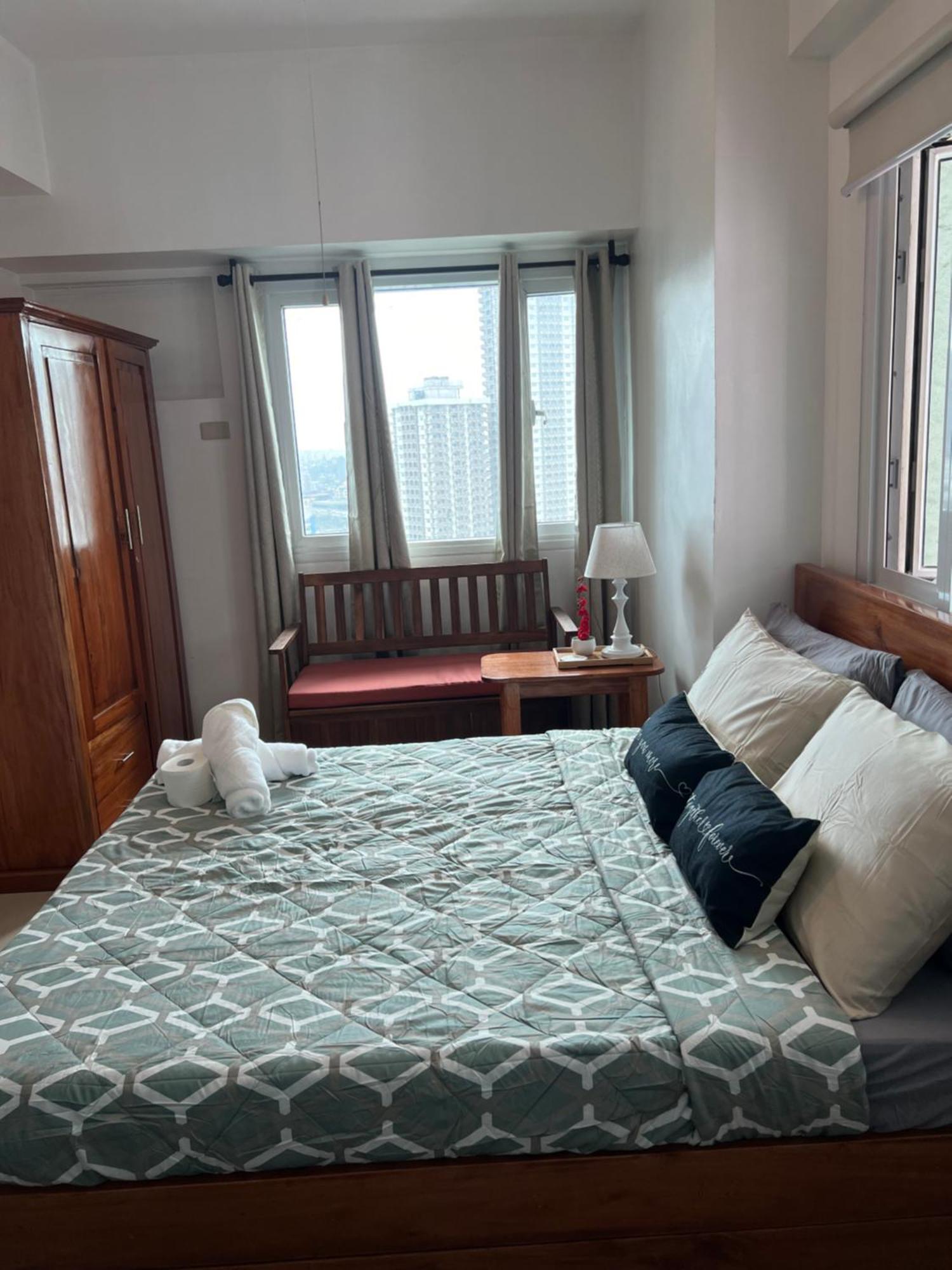 Avery Condo Suite At The Beacon Makati マカティ エクステリア 写真